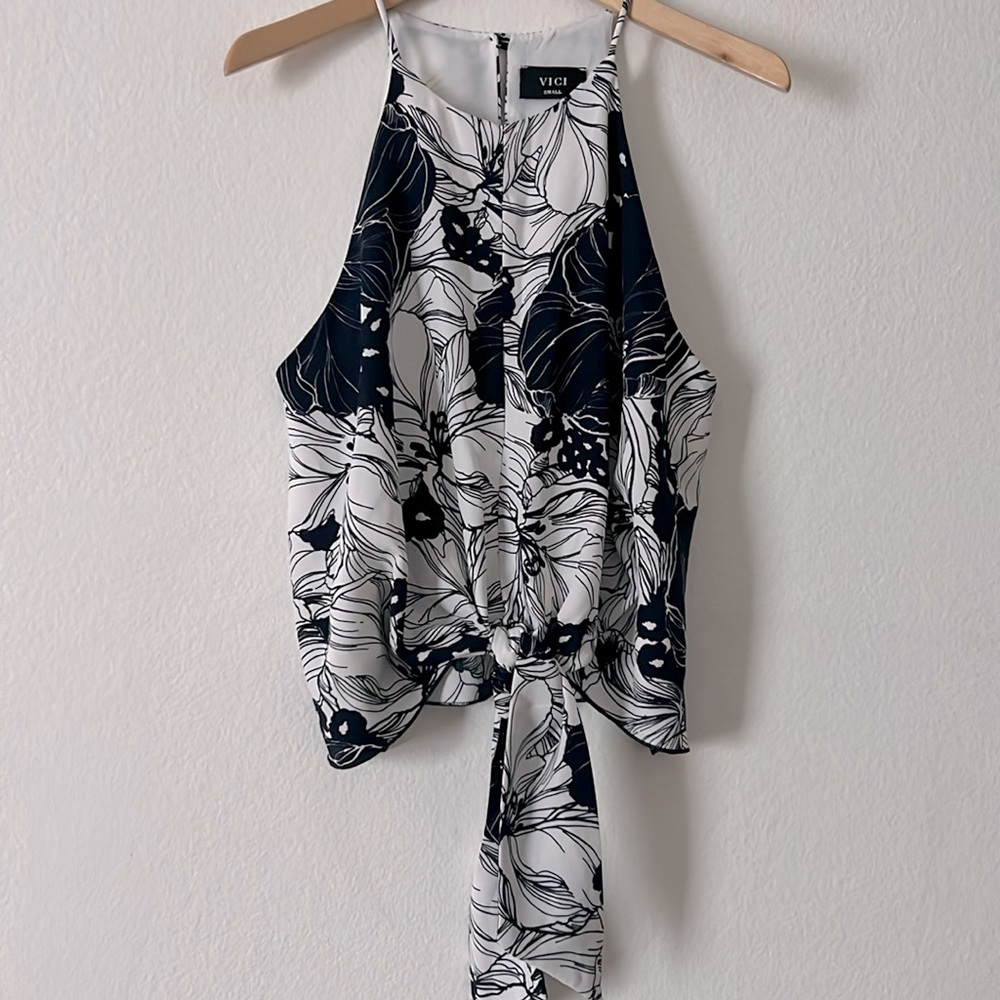 Vici Tyche Floral Top Size S